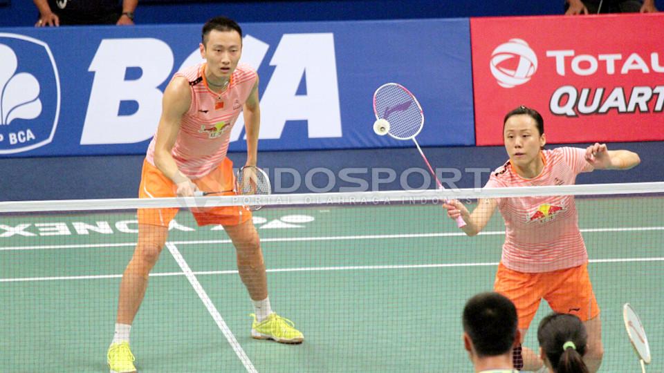 Zhang Nan/Zhao Yunlei yang diunggulkan di tempat teratas takluk dari unggulan dua Xu Chen/Ma Jin di partai final BCA Indonesia Open Super Series Premier 2015.